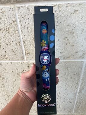 Disney Magicband Alice in Wonderland MagicBand+